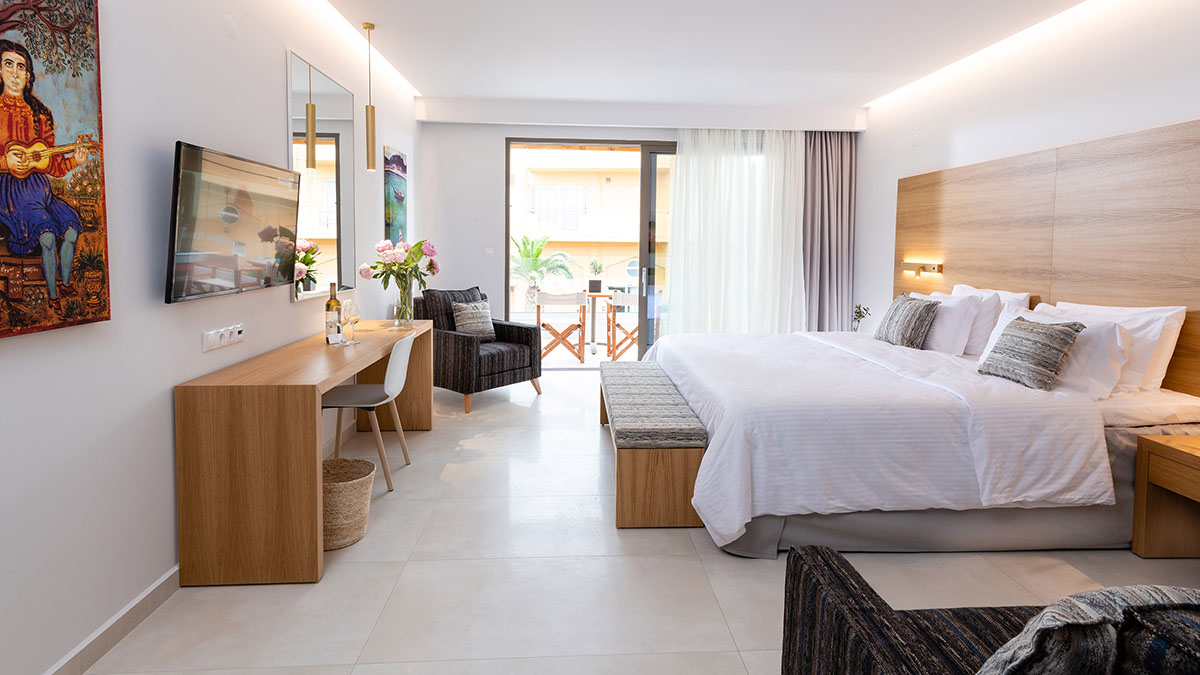 White Deluxe Suite Sea View 